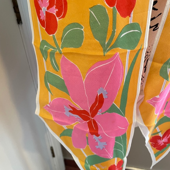 Vintage Vera Neumann silk floral scart - Picture 2 of 4